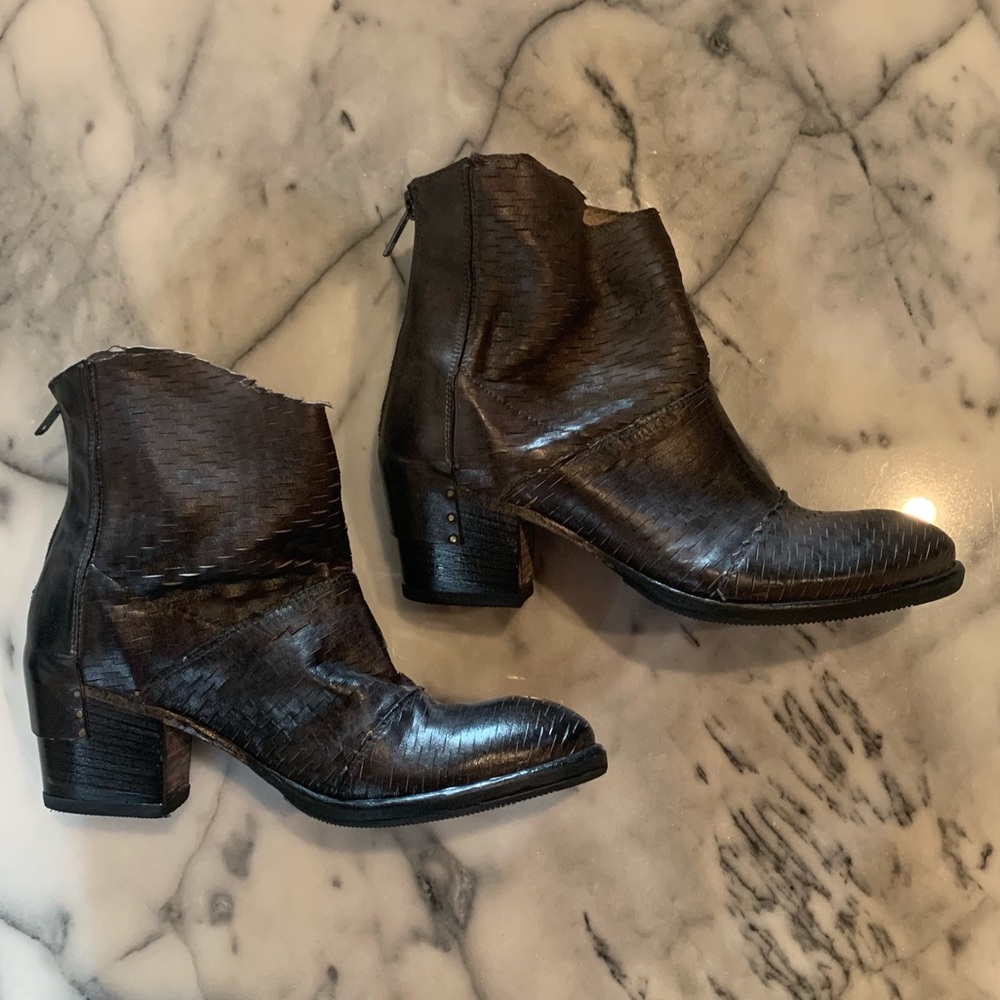 ITALIAN MADE Boots, Soft Leather, New Sole Grips, Size 37, Worn Once, Like New